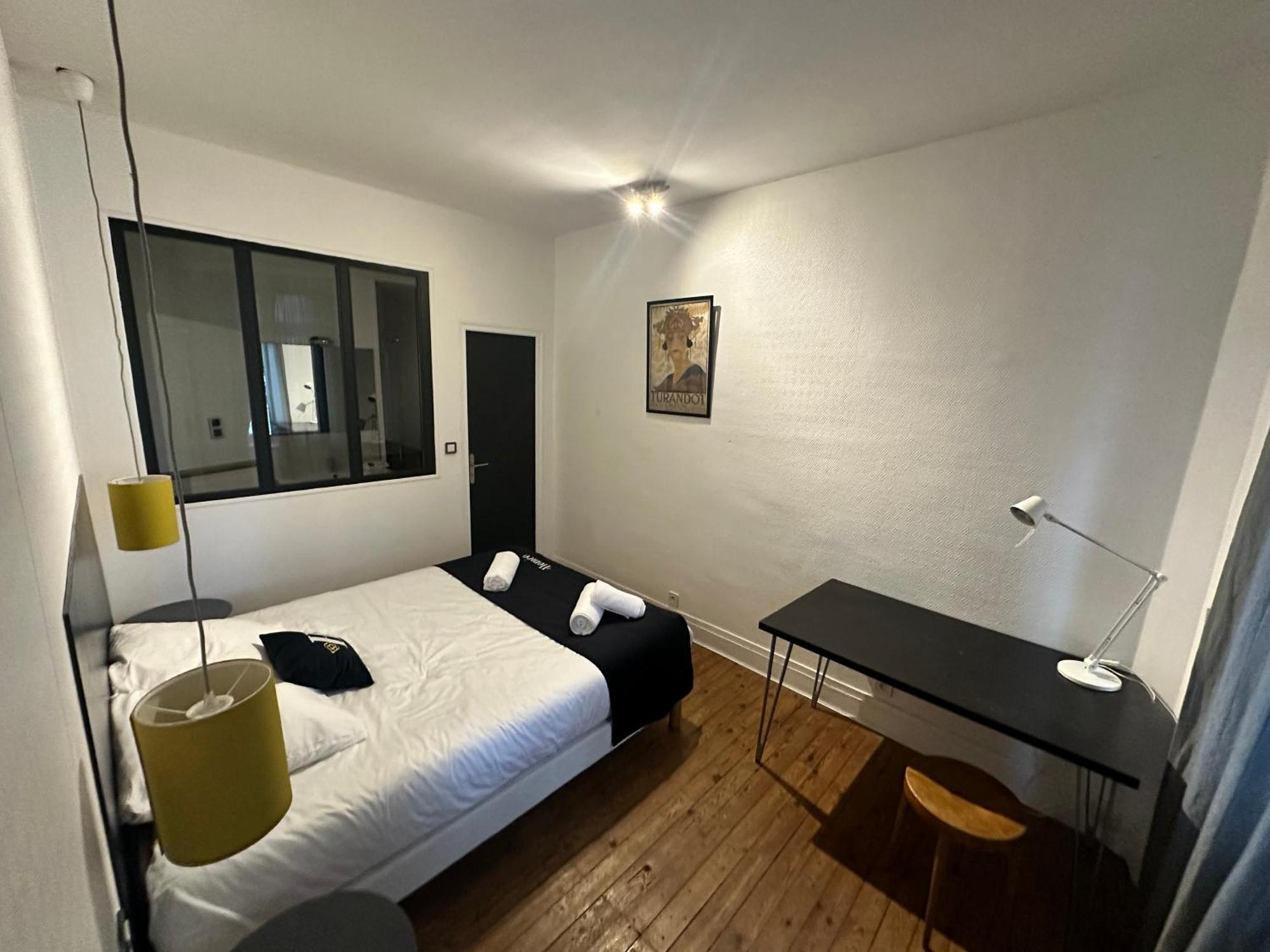 Standing Apartment T2 Near The Train Station And Tours Exterior photo